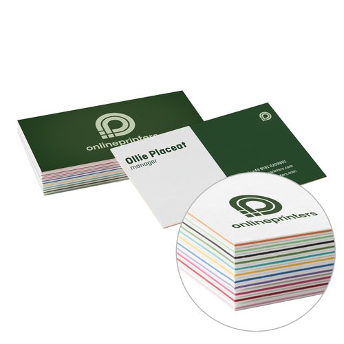 Mehrlagige Visitenkarten aus Papier.