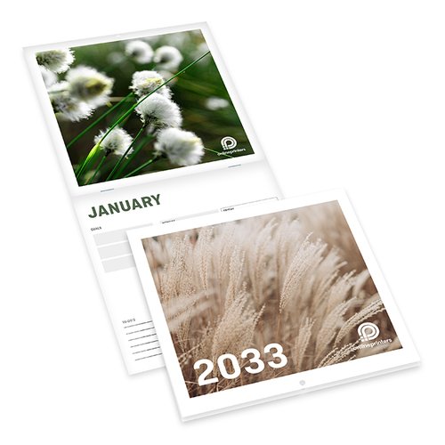 Papier-Wandkalender mit Deckblatt und Drahtbindung.