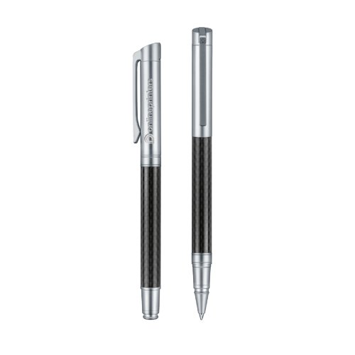 Metall-Rollerball mit Karbon-Elementen und abnehmbarer Kappe.